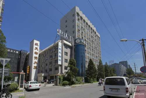 中國香港懸掛起重機(jī)